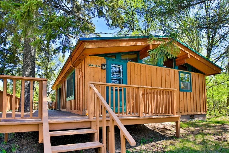Northern Lights Resort & Outfitting - Northern Cabin
